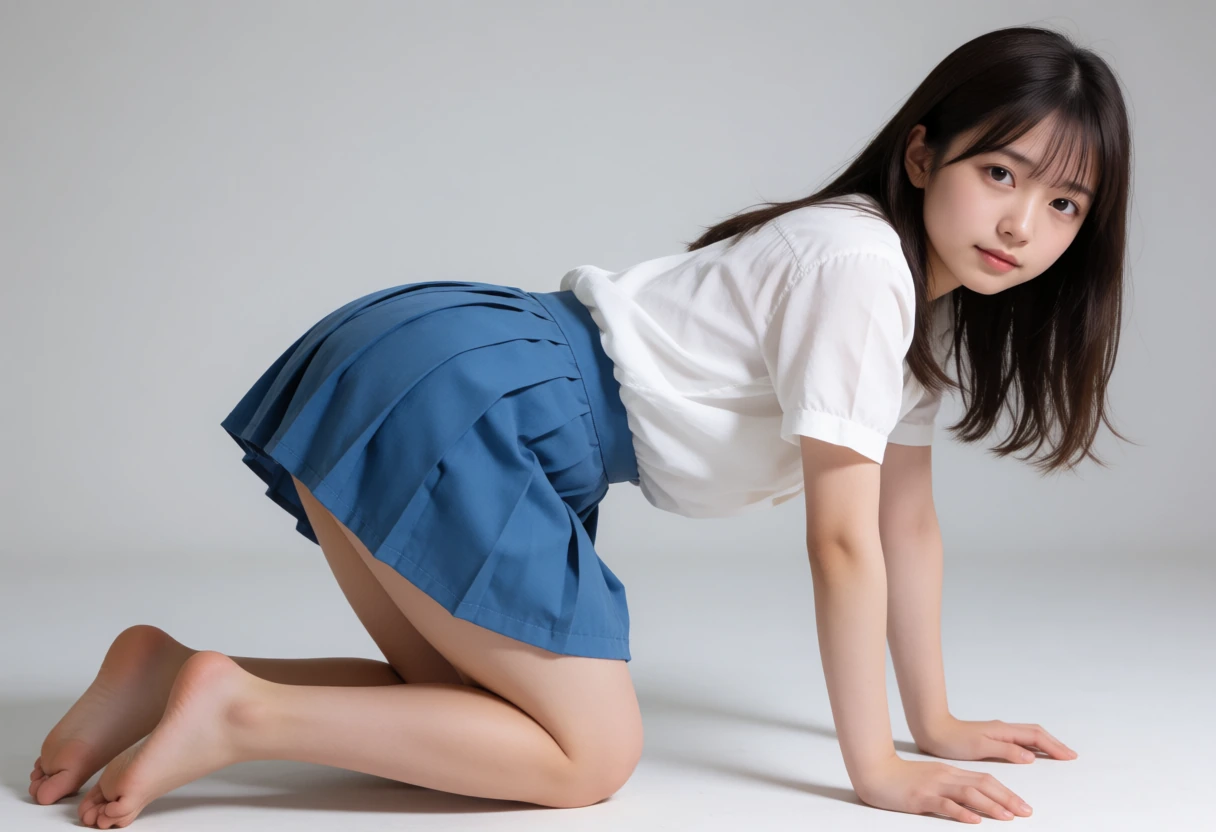 振り向き四つん這い